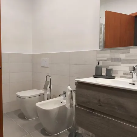 La Basilica Luxury - Close To The Center And Fiera Di 아파트 *